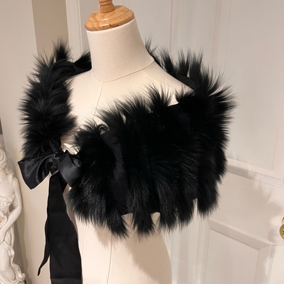 Accessories - Shawl faux fur, looks real. 
Silk tie in the front.
Colour Black NWT